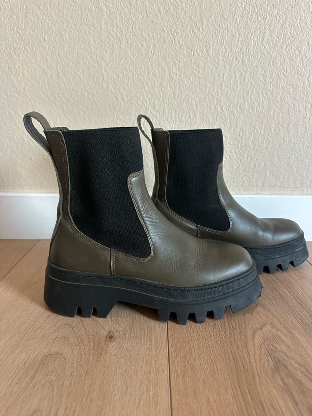 Khaki Hatton Chunky Chelsea Boot